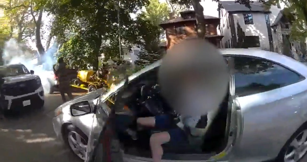 Bodycam footage shows intense moment Border Patrol is surrounded by anti-DHS agitators