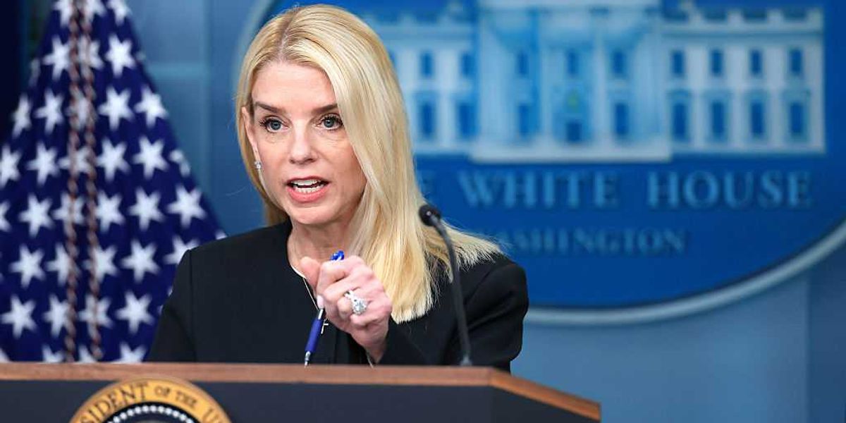 Bondi hails ‘huge’ win in Chicago after federal judge placed restrictions on ICE agents