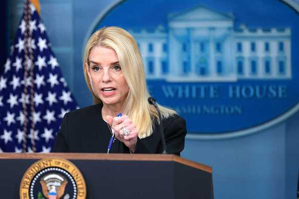 Bondi hails ‘huge’ win in Chicago after federal judge placed restrictions on ICE agents