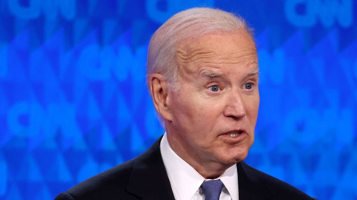 Boob tube bloviators bail on barmy Biden