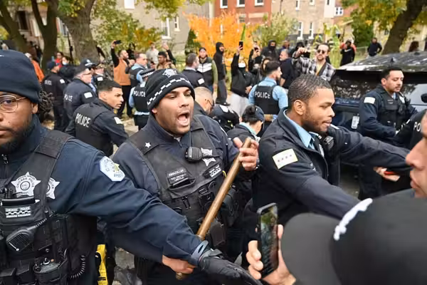 Border Patrol agents dodge bullets and bricks from leftist rioters in sanctuary city: DHS