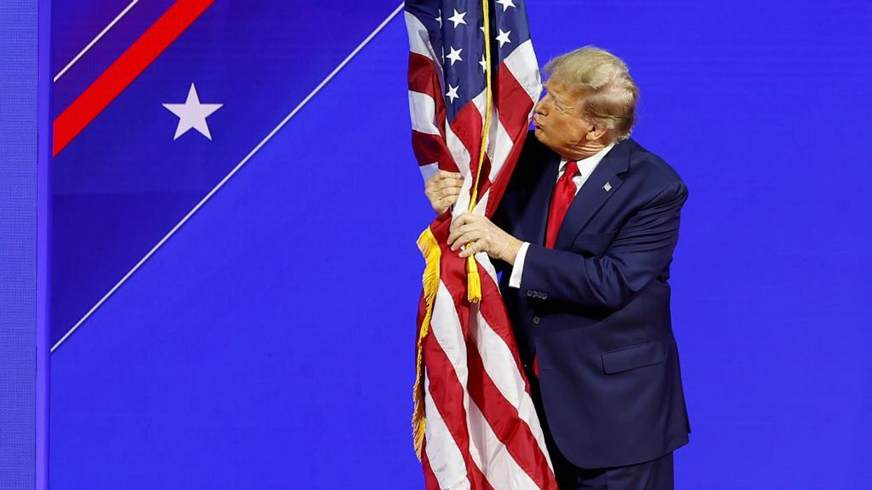 Brian Stelter melts down as Trump makes the Smithsonian great again