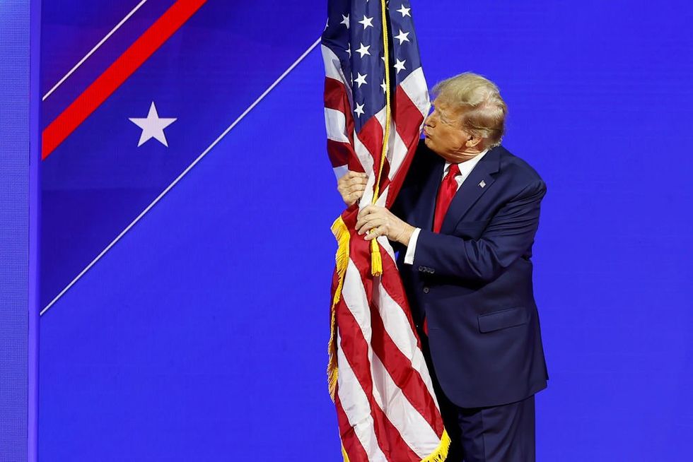 Brian Stelter melts down as Trump makes the Smithsonian great again