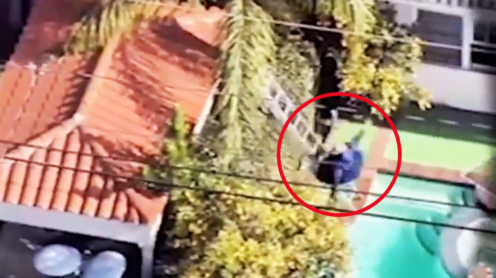 Burglary suspect attempts pathetic escape‚ falls off ladder into pool‚ is later found hiding in the yard by police