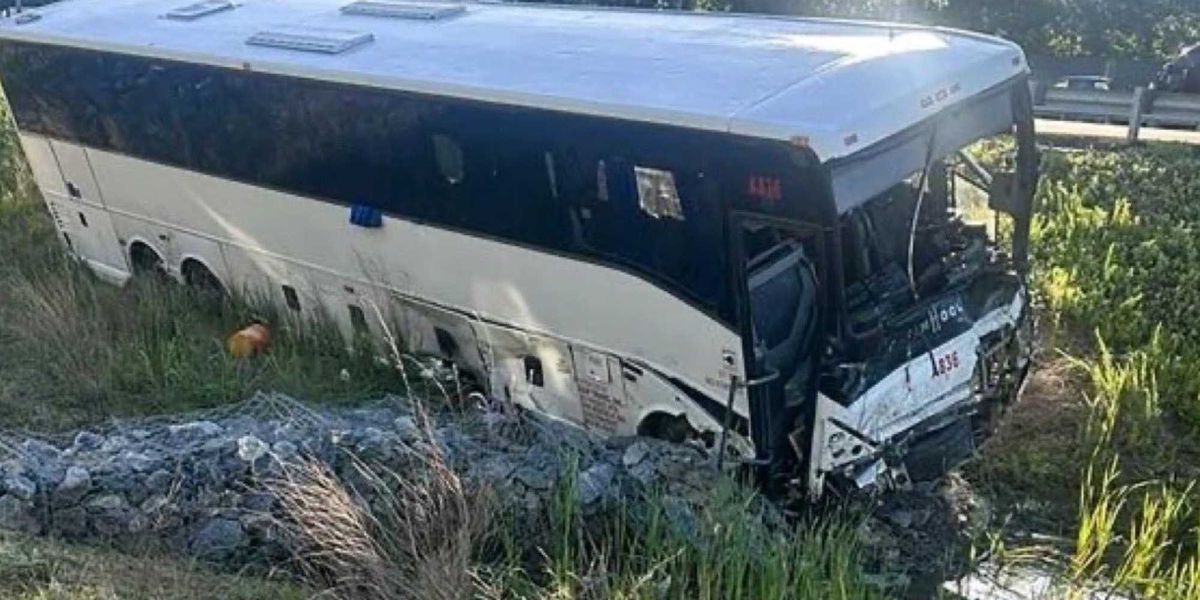 Bus driver in crash that killed 5, including 2 kids, was Chinese national who did not speak English, Sec. Duffy says