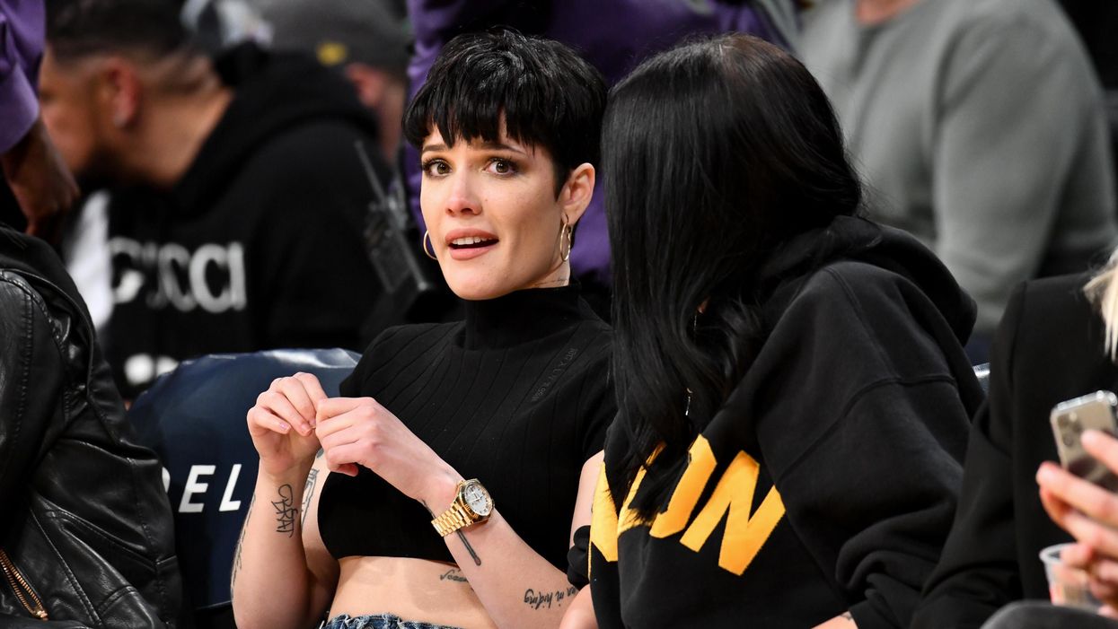 Chart-topping singer forced to apologize after sharing a personal post about her eating disorder without adequate 'trigger warning'