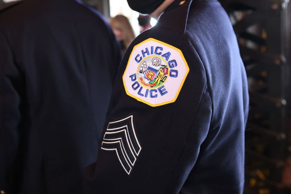 Chicago cop sues to change race‚ citing alleged promotion discrimination — argues officers can choose ‘gender identity’