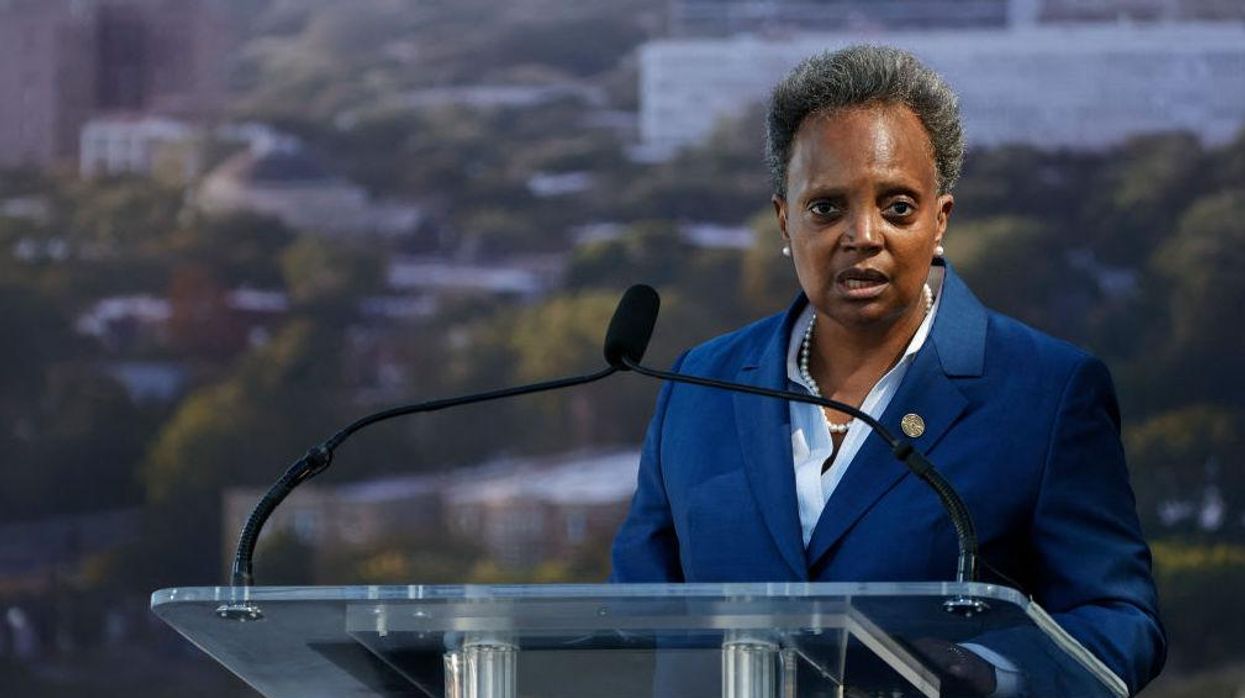 Chicago is a 'sanctuary city.' But officials are sending migrants out of city to nearby suburbs without notice.