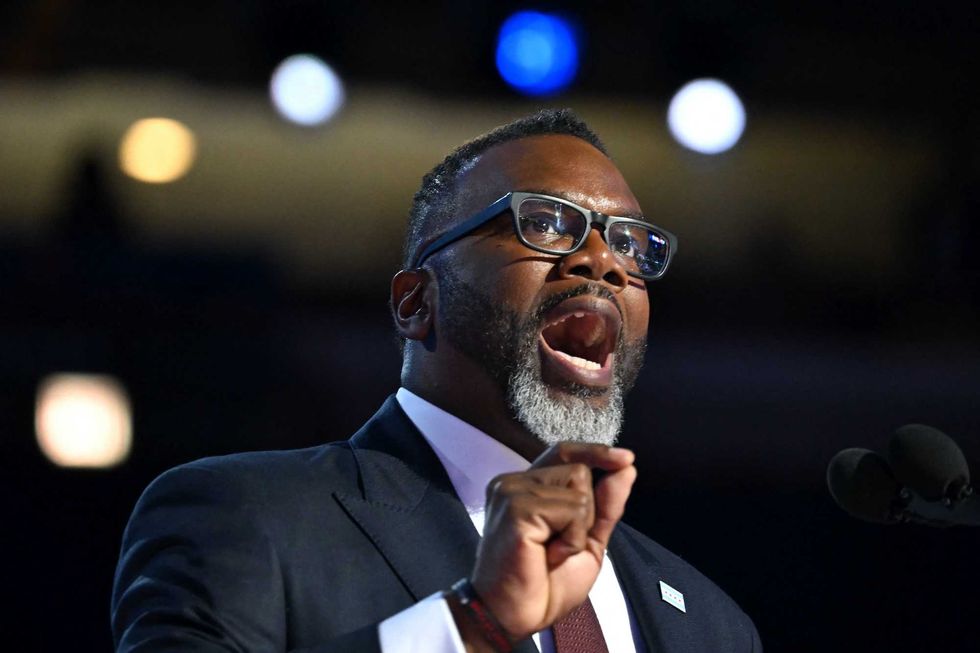 Chicago mayor creates 'ICE-free zones' meant to impede federal agents — White House fires off brutal response