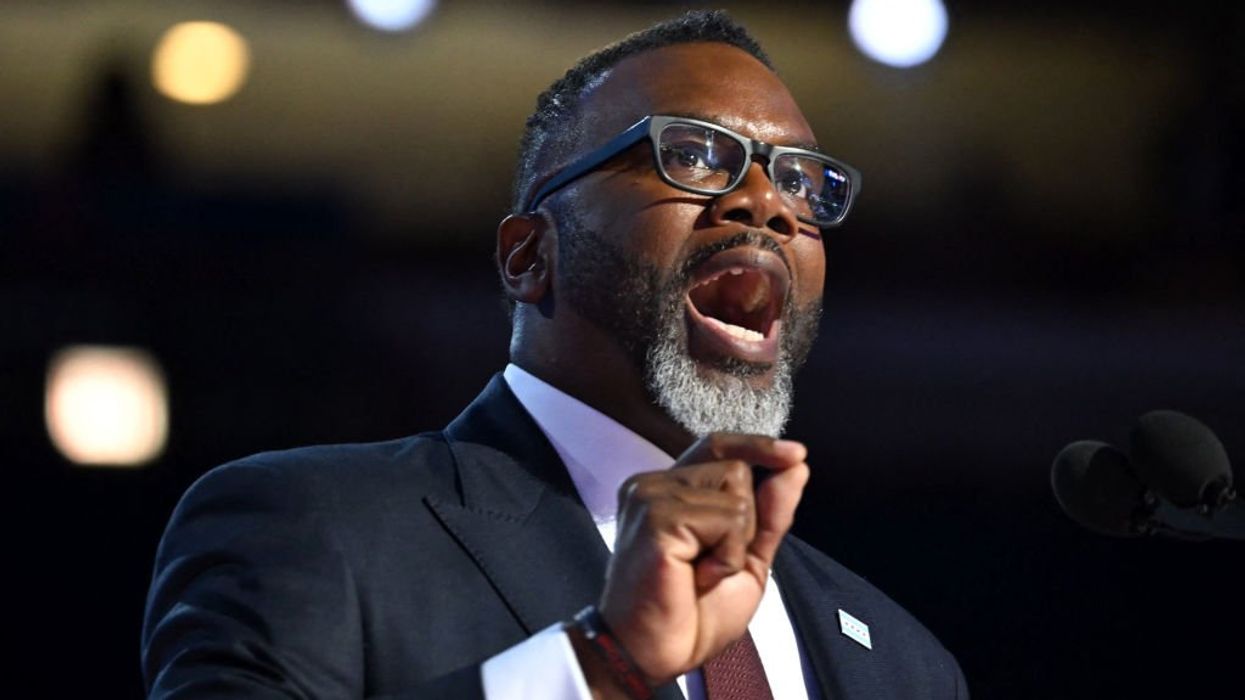 Chicago Mayor Johnson labels Trump a ‘threat’ to ‘black families’ in vow to shield illegal aliens from deportation