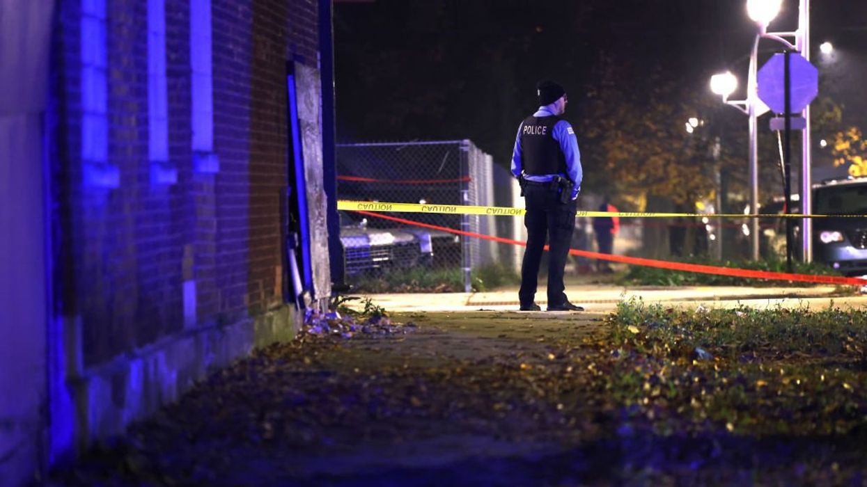 Chicago will 'go up in flames' when city's gangs and Tren de Aragua clash, ex-con warns: ‘It’ll be blacks against migrants’