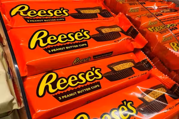'Chocolate wars': Grandson of Reese's creator opens up about Hershey to Glenn Beck