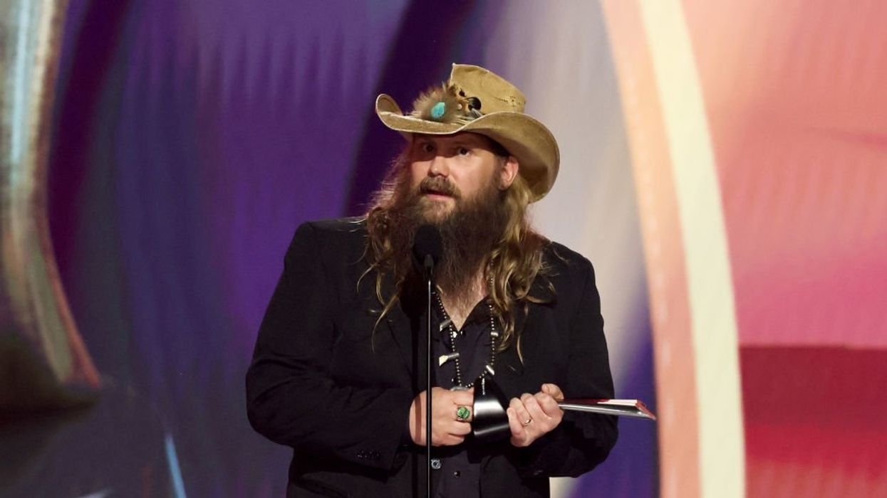 Chris Stapleton claimed top country music award, then hung around to help clean up: 'If you’re gonna be a dreamer, you better be a doer'
