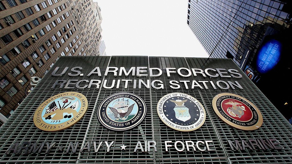 Clinton judge rules US military can't say no to HIV-compromised enlistees