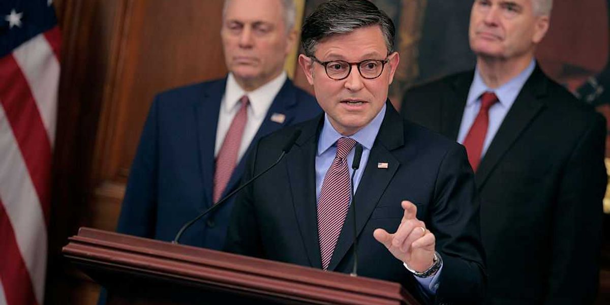 CNN analyst: Public opinion has shifted amid shutdown — but not for the party you'd expect