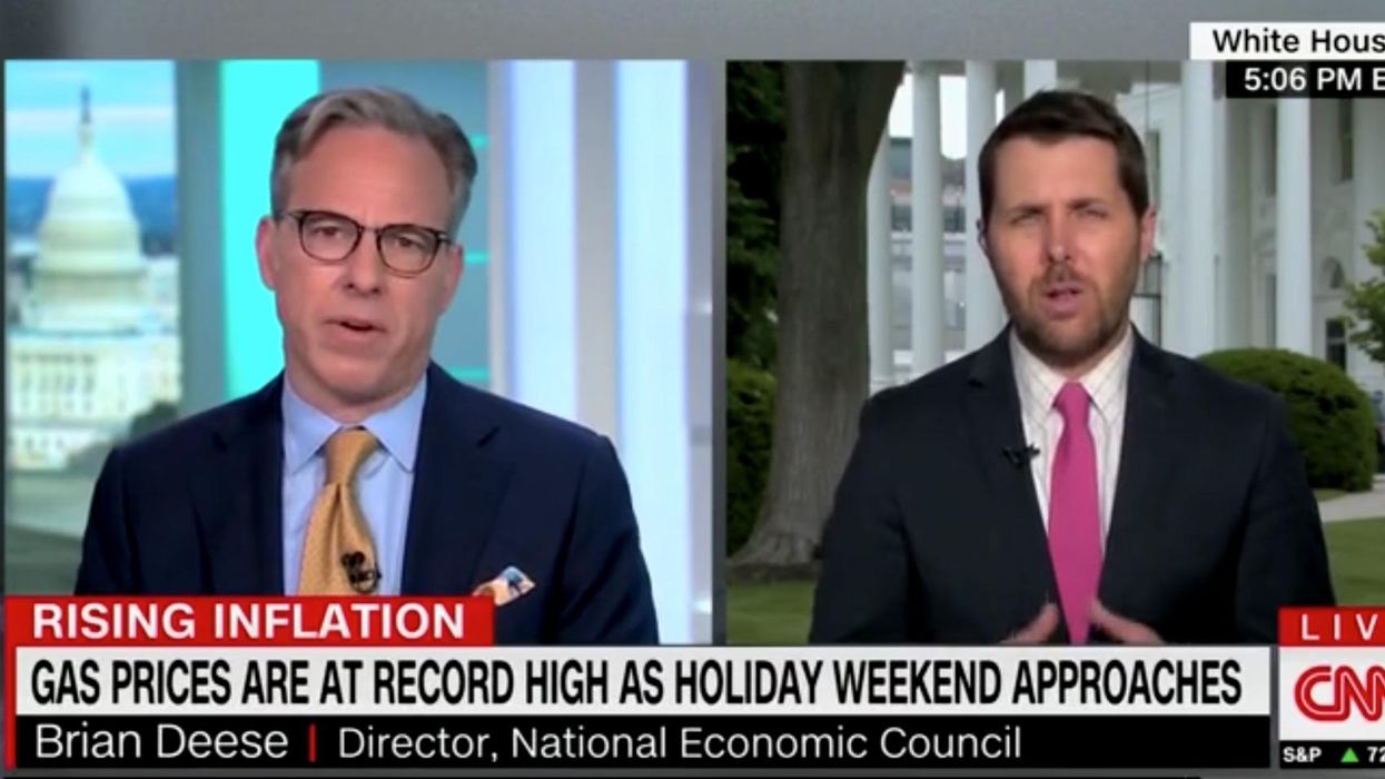 CNN anchor abruptly fact-checks top Biden adviser for claiming Putin is responsible for record-high gas prices