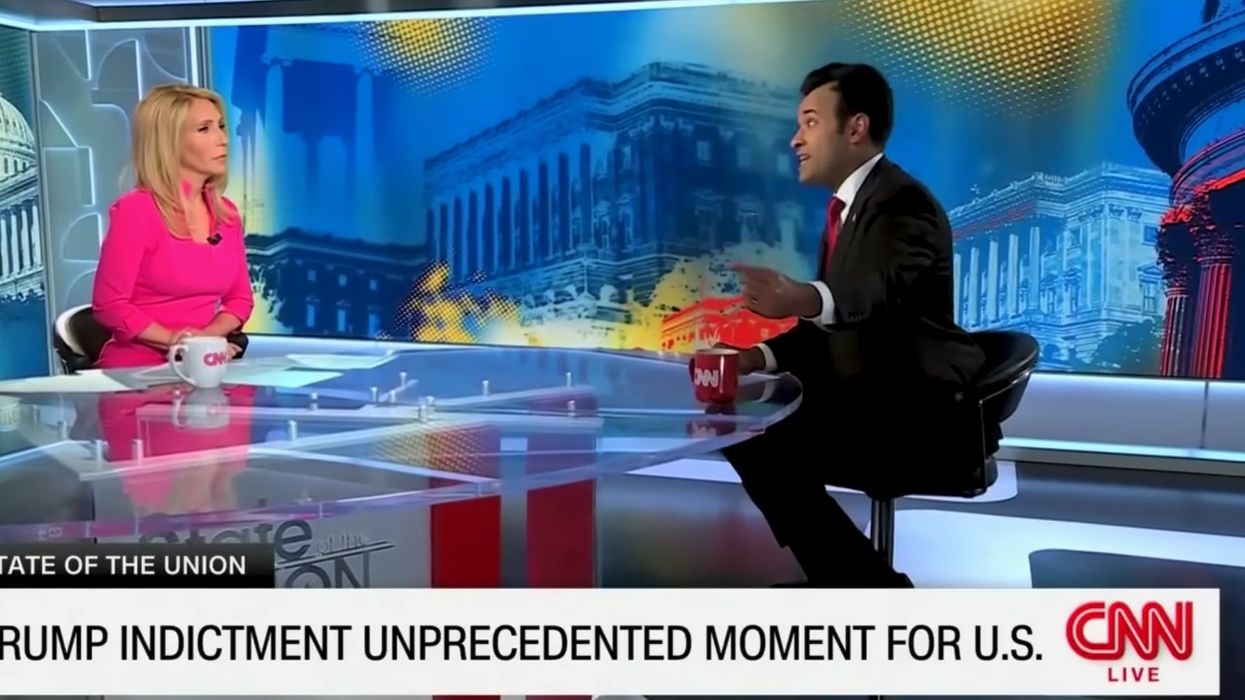 CNN host gets upset when Vivek Ramaswamy gives her basic lesson on how journalism works: 'Get to the bottom of it'