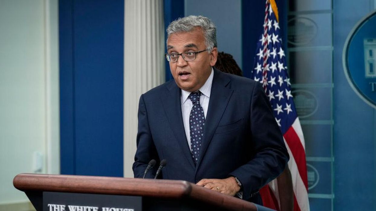 CNN reporter leaves WH COVID coordinator stumbling when confronted over Kamala Harris violating CDC guidance