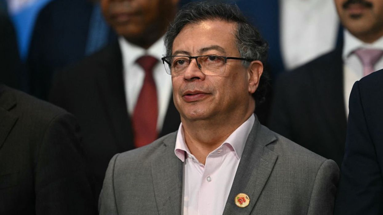 Colombia bends the knee to avoid tariffs after refusing deportation flights from the US