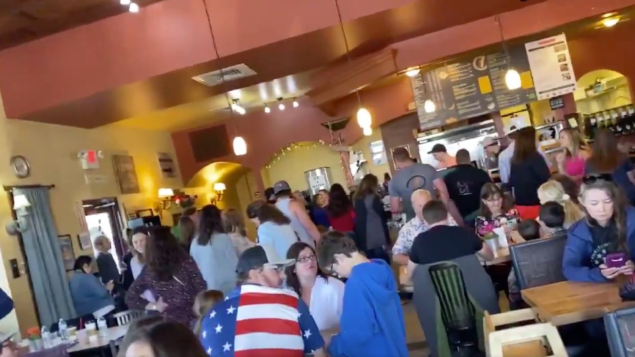 Colorado restaurant illegally reopens. Restaurant packs in hundreds of customers — with no social distancing in sight.