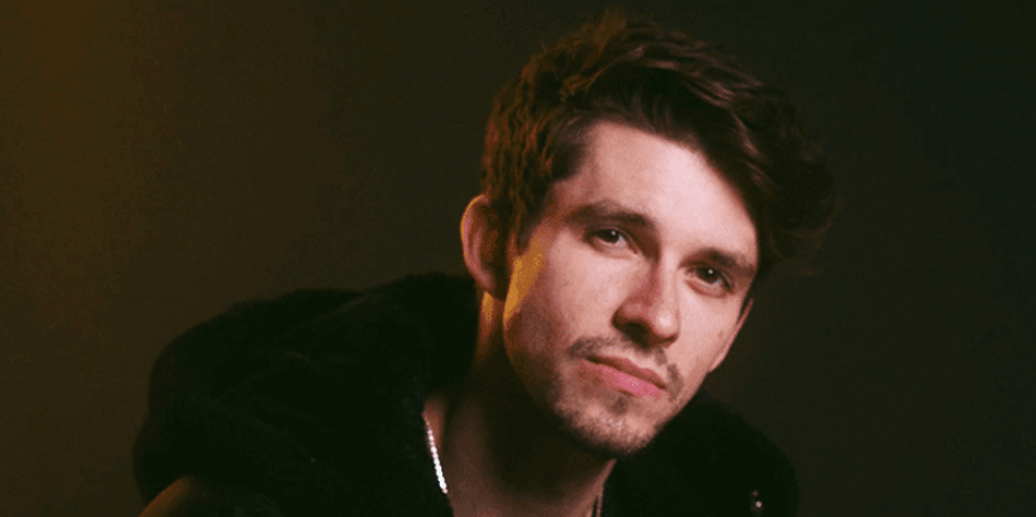 Kyle Lucey was canceled for a joke about his own childhood - Vimarsana News