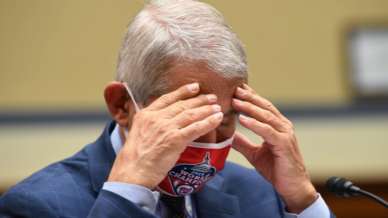 Commentary: Bob Woodward's revelation about the president's COVID response is a threat to Anthony Fauci — not to Trump