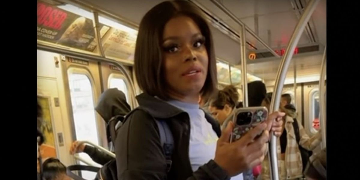 NextImg:Cops release photo of female accused of kicking pregnant woman in stomach, striking her head multiple times in NYC subway | Blaze Media