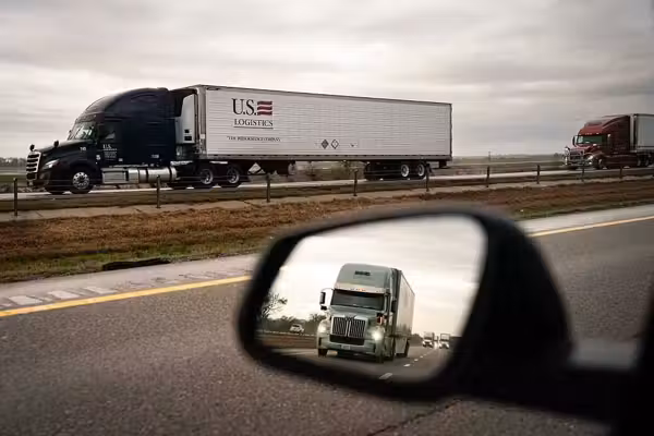 'Couldn't read ... road signs': Video shows trucker driving the wrong direction on highway — Sec. Duffy responds