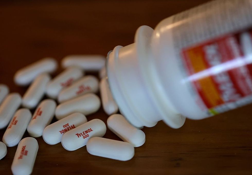 Critics uncover Tylenol's cautionary tweet for pregnant moms after Trump highlights autism link