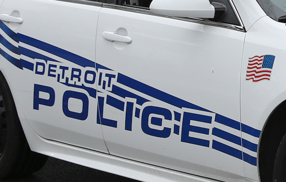 Crooks need only 5 minutes to steal $90,000 in merchandise from Detroit clothing store in predawn heist, owner says