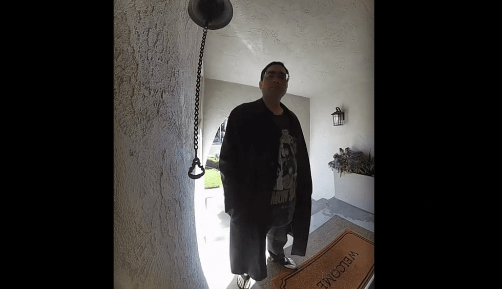 Dad rushes home to protect child, pregnant wife from unhinged male screaming death threats at door, demanding it be opened