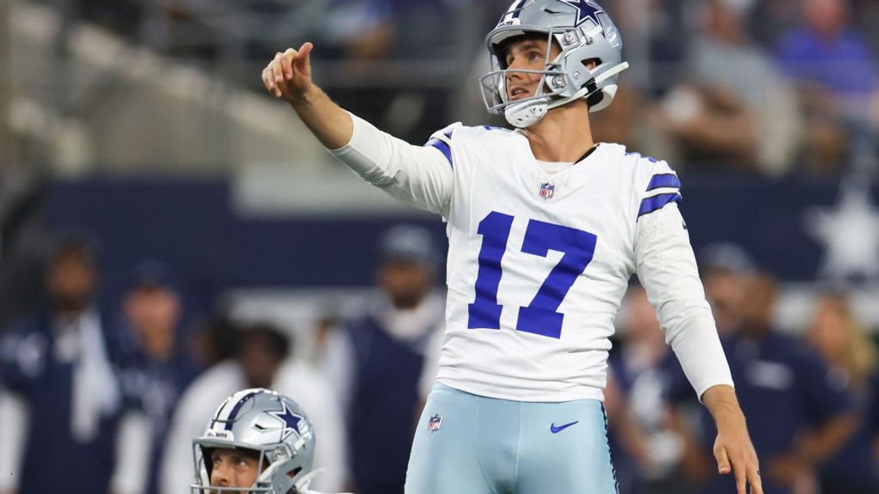 Dallas Cowboys reportedly try to get their Pro Bowl kicker out of jury duty — but he refuses