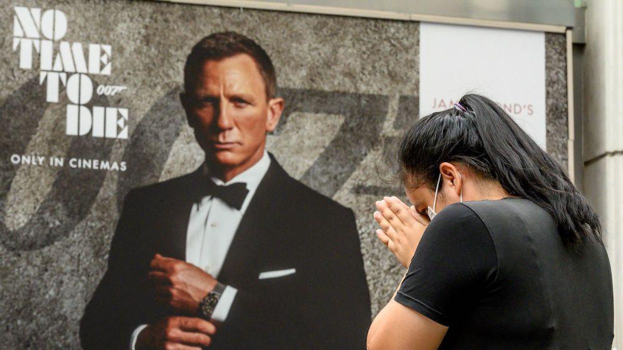 Daniel Craig: No, a woman should not be given the James Bond role