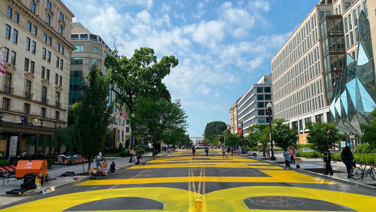 DC mayor orders city crew to paint massive 'Black Lives Matter' message on street leading to White House