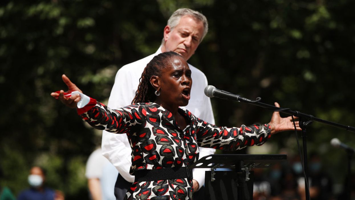 De Blasio scolds NYPD for failing to wear masks while controlling protests