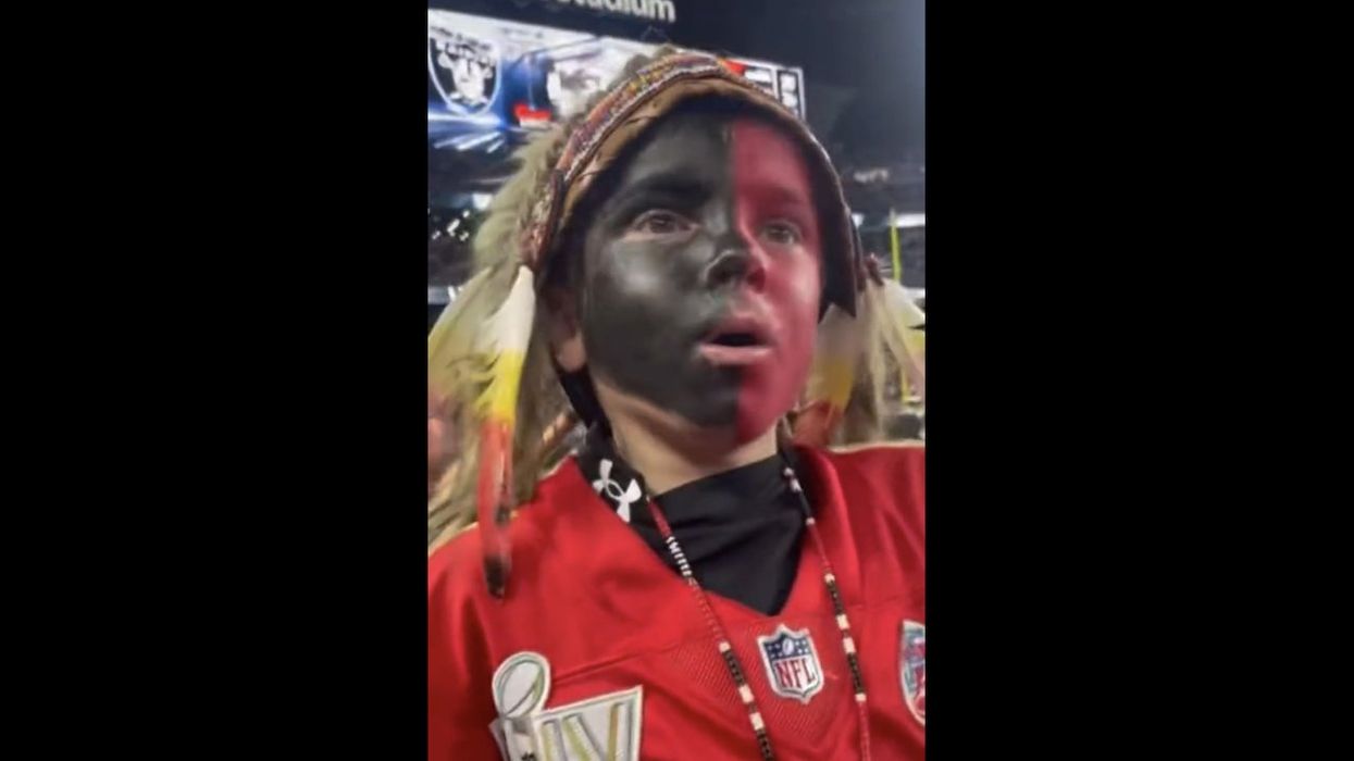 Deadspin adds editor's note to story about kid wearing blackface following lawsuit threat; removes photo, changes headline