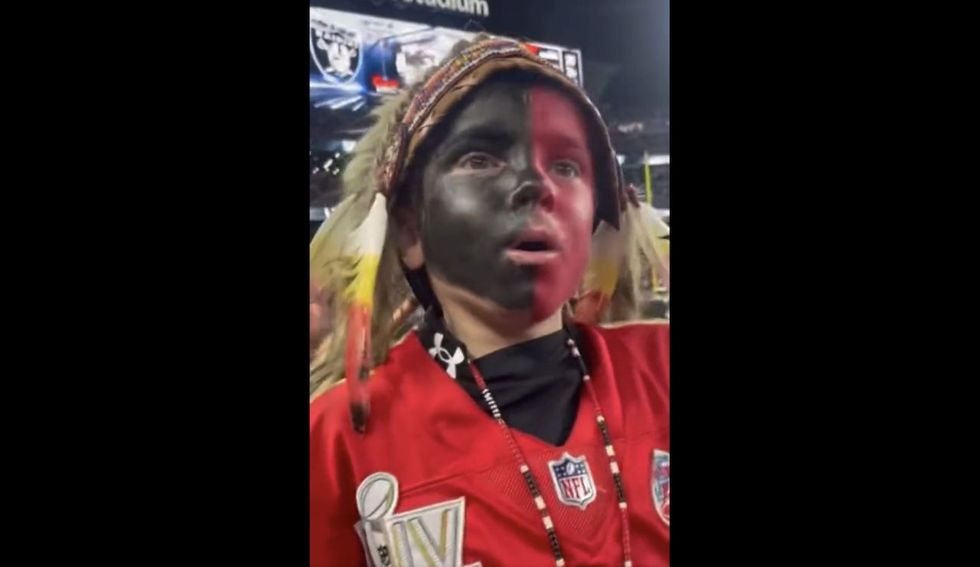 Deadspin adds editor's note to story about kid wearing blackface following lawsuit threat; removes photo‚ changes headline