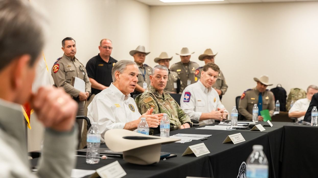 Defiant and backed by 25 governors, Abbott says Texas will continue its self-defense at the southern border