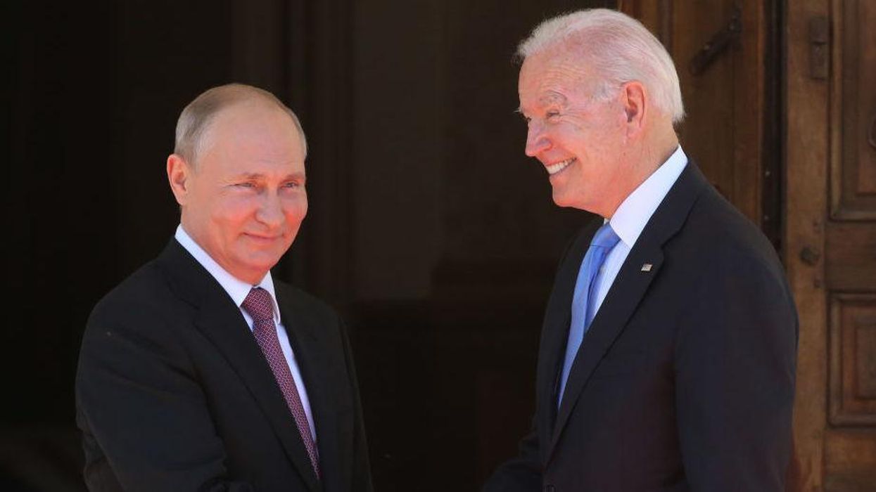 Dem pollster says 'good news' is Biden can now blame Putin for high gas prices — but admits they were going up before war