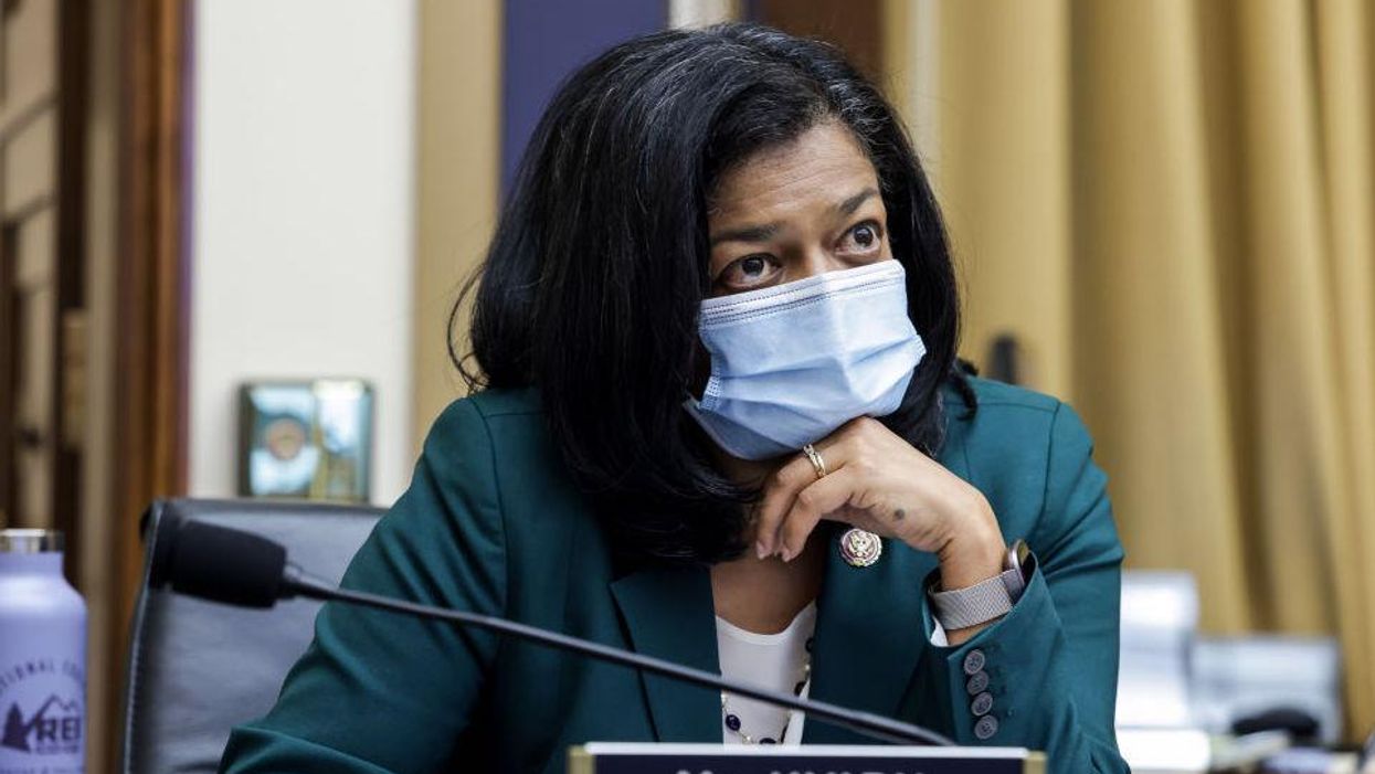 Democrat invokes Jan. 6 to condemn lawmakers who do not wear face masks in Capitol: 'Undermining our democracy'