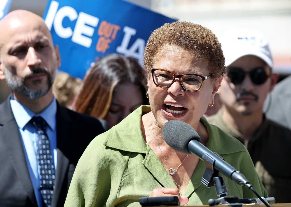 Democratic mayor installs 'anti-ICE' signs all over Los Angeles — Trump administration issues MOCKING response
