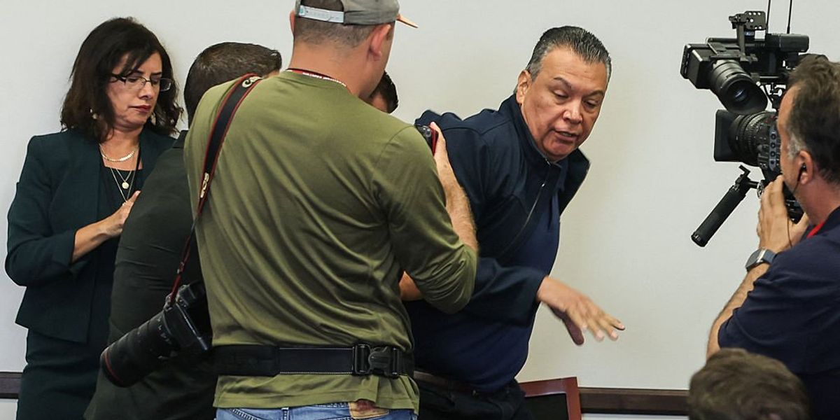 Democratic senator’s botched ambush of DHS presser ends in handcuffs Democratic senator’s botched ambush of DHS presser ends in handcuffs