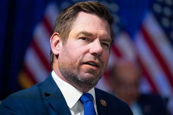 Democrats’ 'Sergeant Schultz strategy' on Chavez and Swalwell
