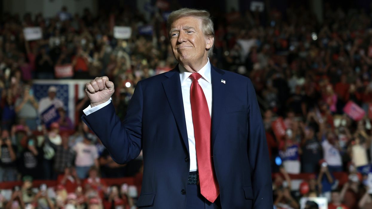 Dems panic as Republicans bank record-breaking early votes in key states
