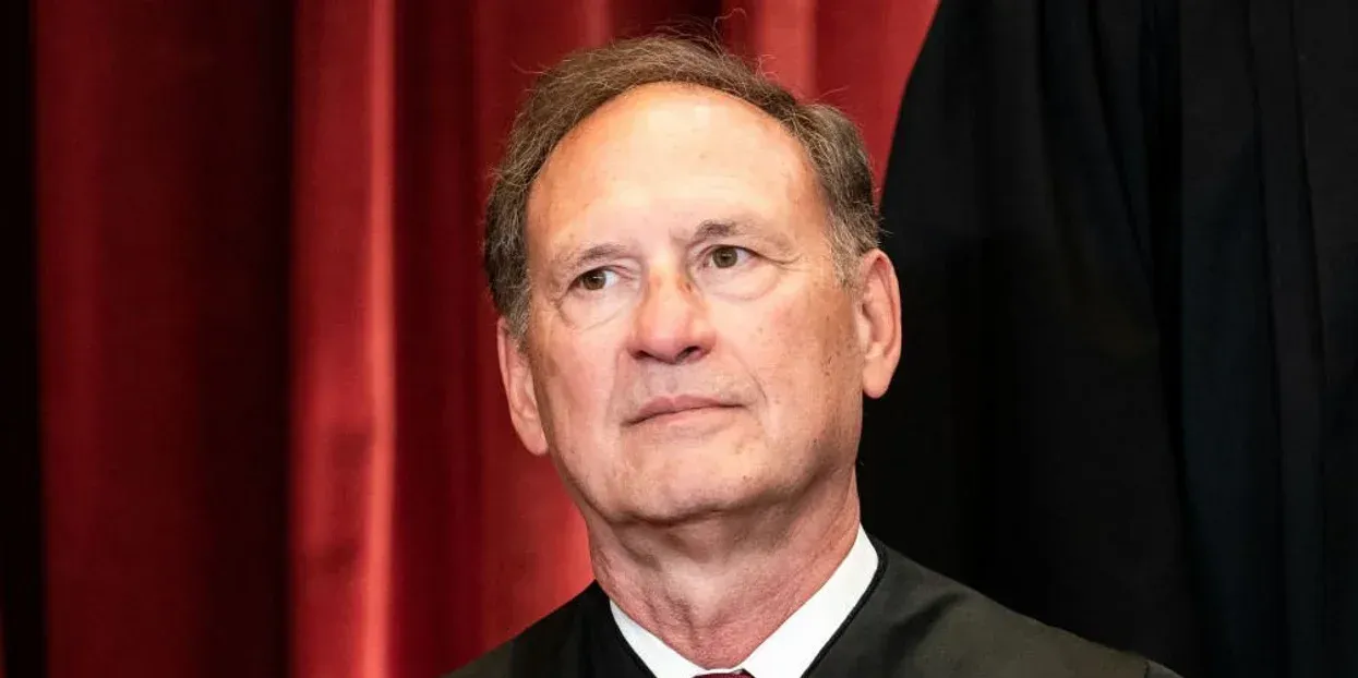 Desperate to kneecap Justice Alito, liberal media try tying him to Bud Light boycott - Vimarsana News