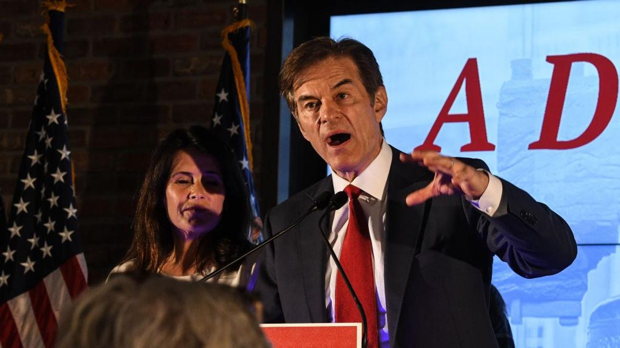 Dr. Oz helps revive man on recent flight