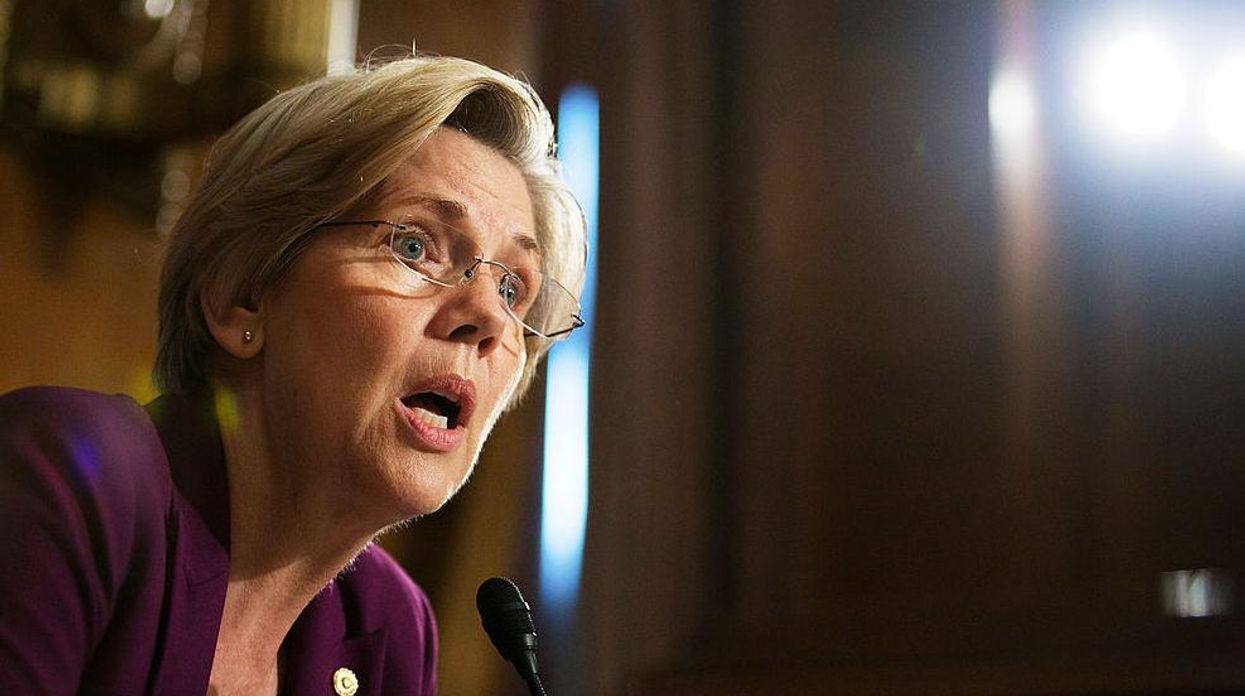 Elizabeth Warren schooled with prompt constitutional lesson after making demand that contradicts founding document