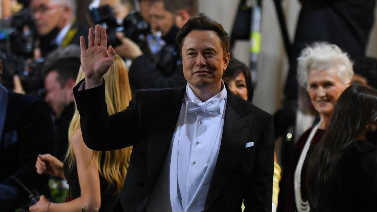 Elon Musk sounds alarm on left-wing groups trying 'to control your access to information'; floats charging businesses, gov'ts to use Twitter