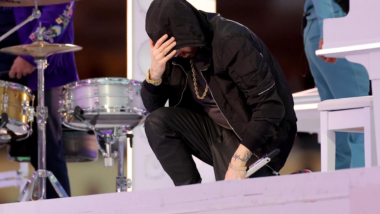 Eminem reportedly defies NFL's no-kneeling order by taking a knee during Super Bowl halftime show
