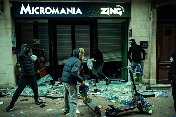 Employee at French GameStop store goes viral in heroic 'battle' against rampaging rioters